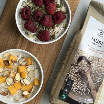 Kjøleskapsgrøt med bringebær eller mango