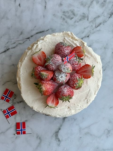 Iskake med jordbær glutenfri