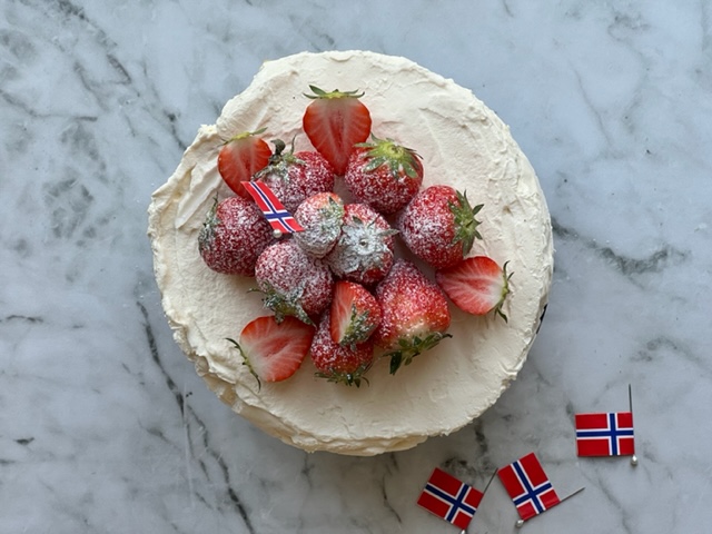 Iskake med jordbær glutenfri